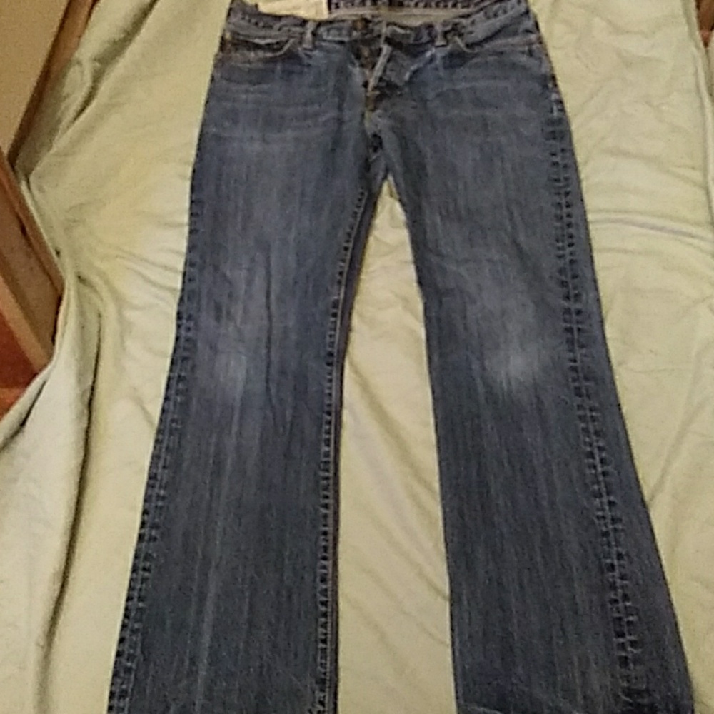 Abercrombie 32×32